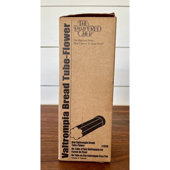 NEW The Pampered Chef  Bread Tube Flower Shape #1550 Kitchen Baking Ware - Picture 1 of 4